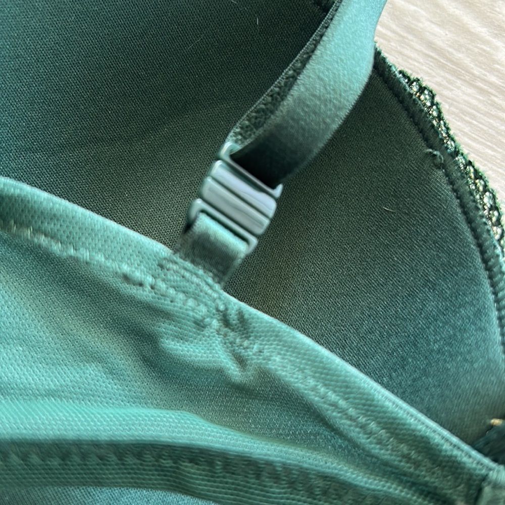 Victoria’s Secret green and gold shimmer holiday lightly lined bra - Picture 5 of 5